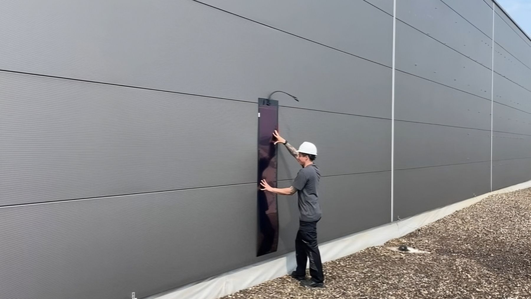 Panel solar adhesivo