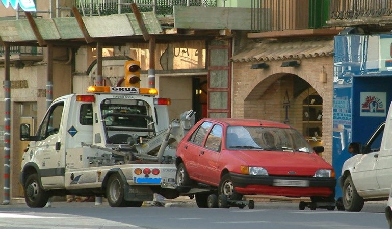 coches eléctricos grúa