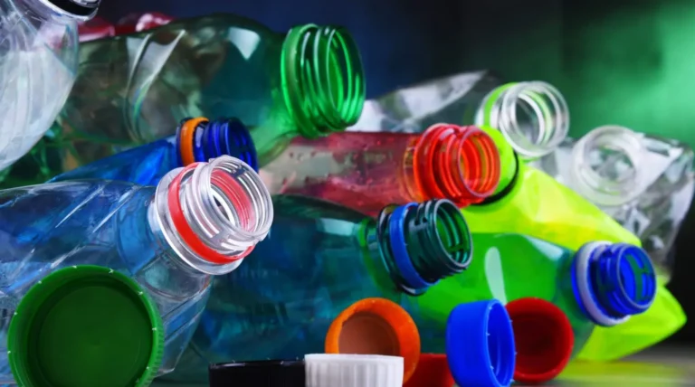 Botellas de plástico de bebidas residuos