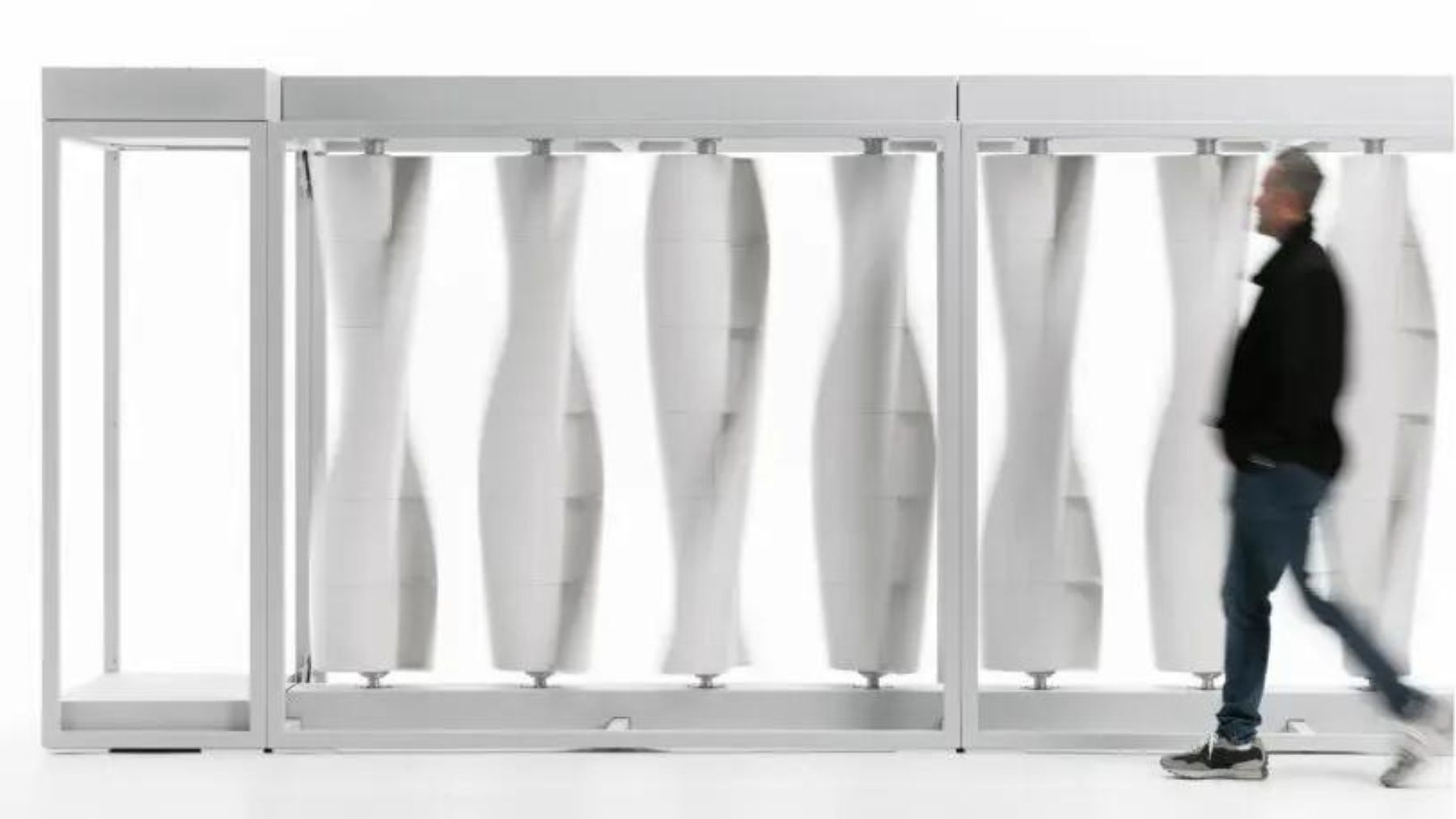 Valla eolica paneles solares