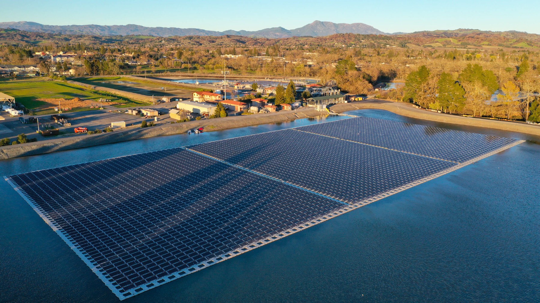 parque fotovoltaico flotante