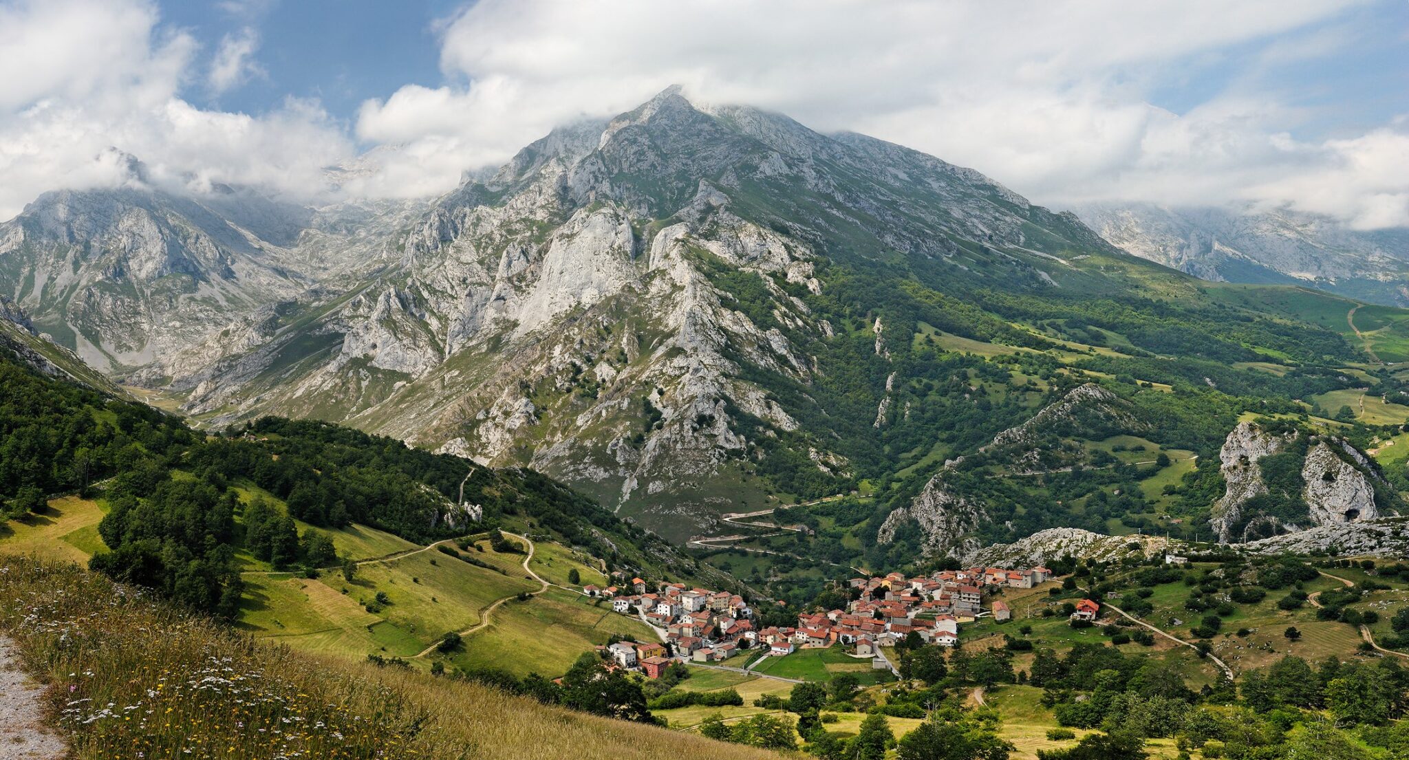 Ecoturismo Sotres Pueblo Ejemplar Asturias 2024