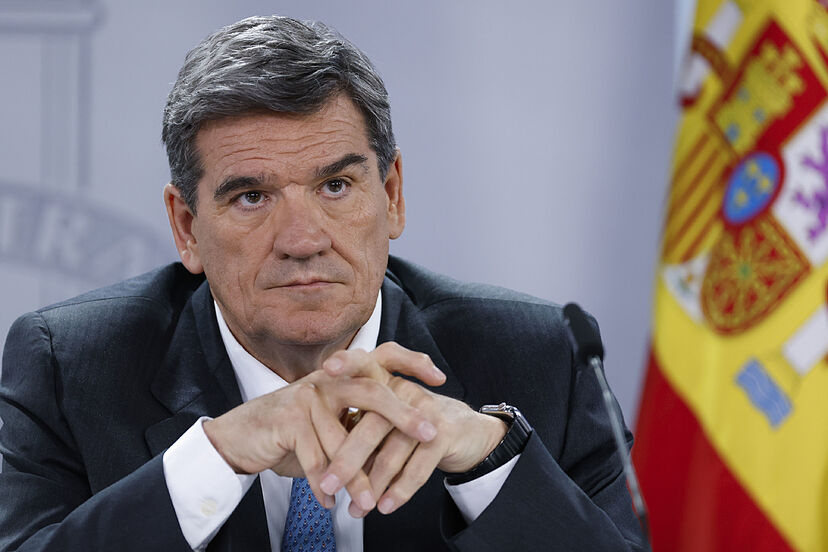 Cobernador Banco España transición ecológica justa Escriva