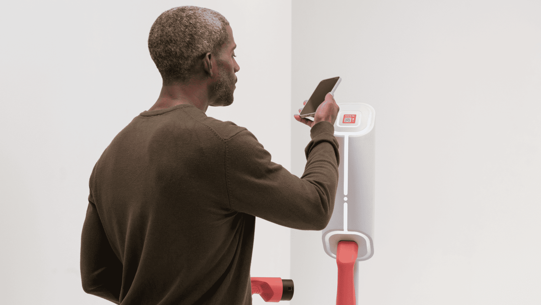 Tesla Monta recarga clientes corporativos