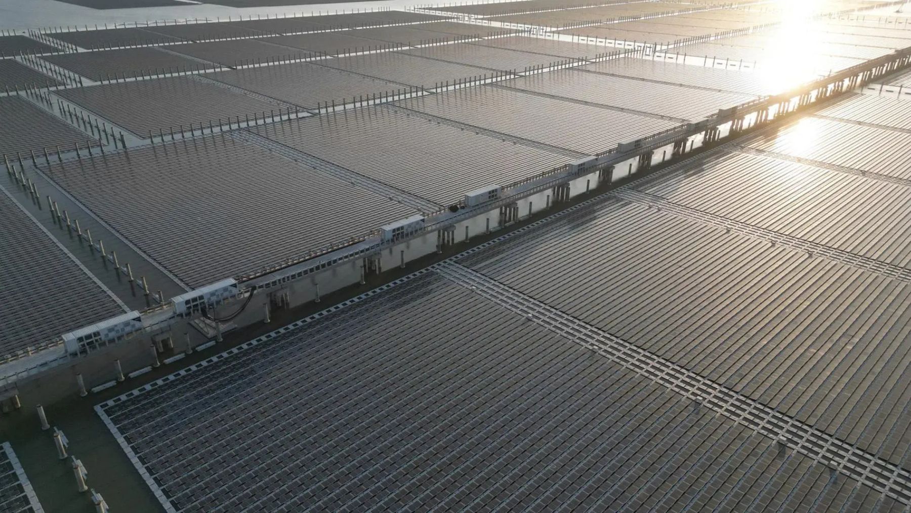 parque solar flotante