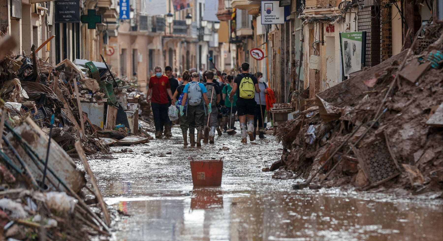 DANA retirada traslado gestión residuos peligrosos