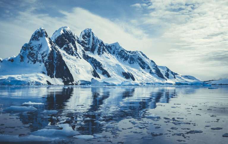 Cambio climático epidemias permafrost Ártico virus bacterias
