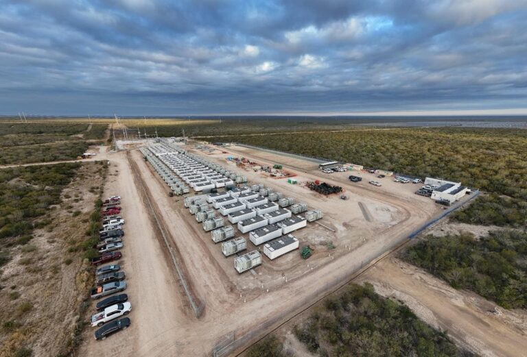 Plenitude almacenamiento baterías Texas