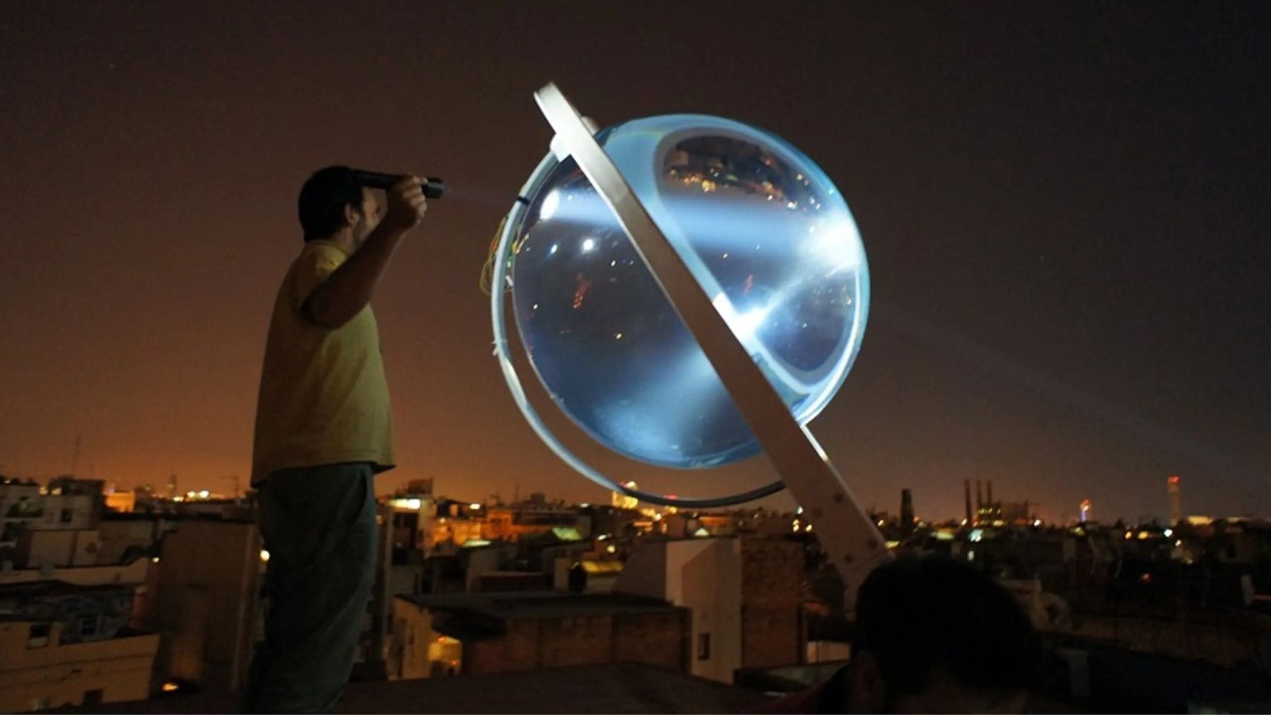 esfera paneles solares