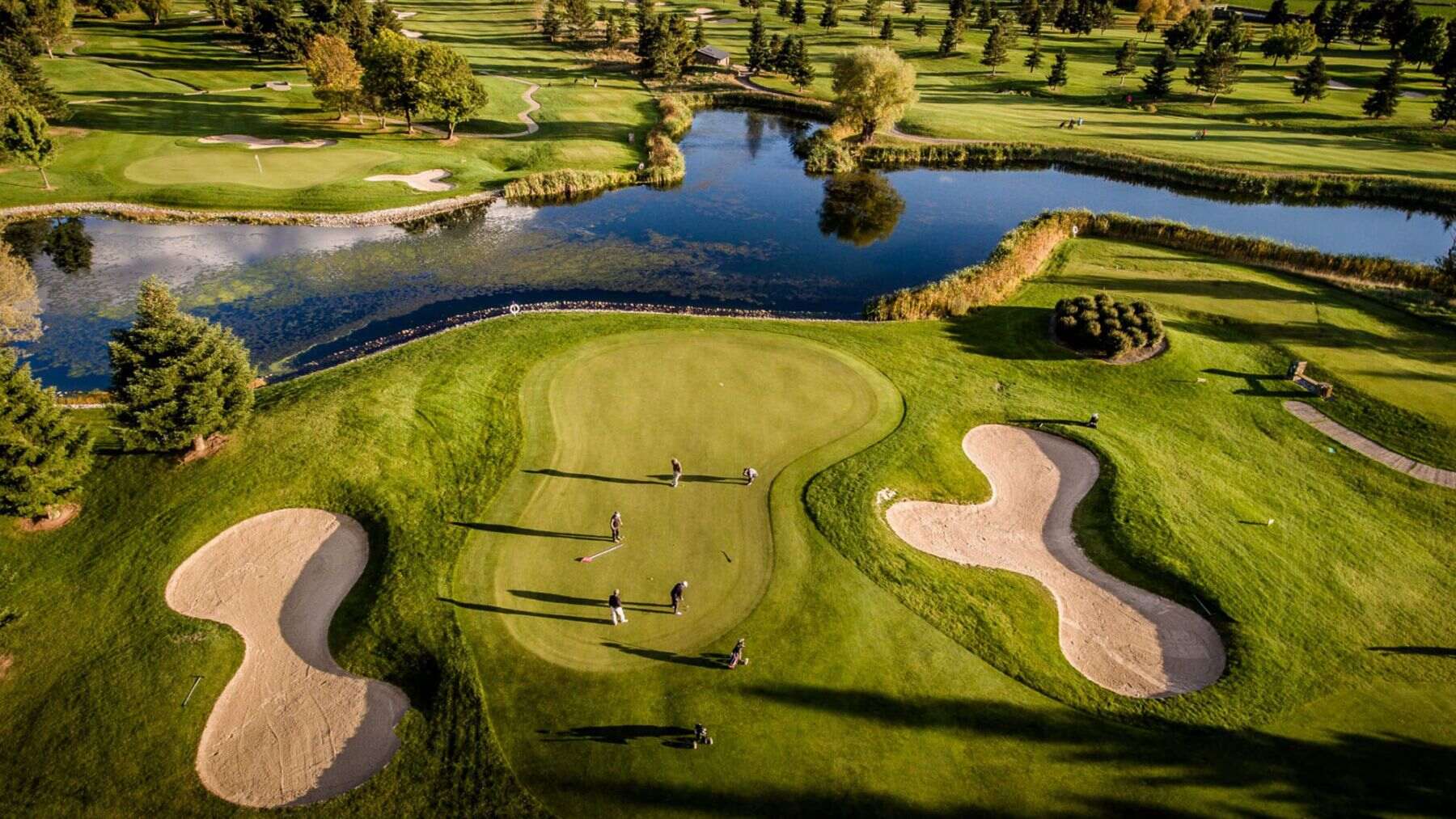 lugares increibles campos de golf energias renovables