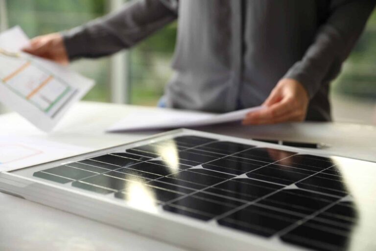 ADX RENOVABLES energía limpia universidades