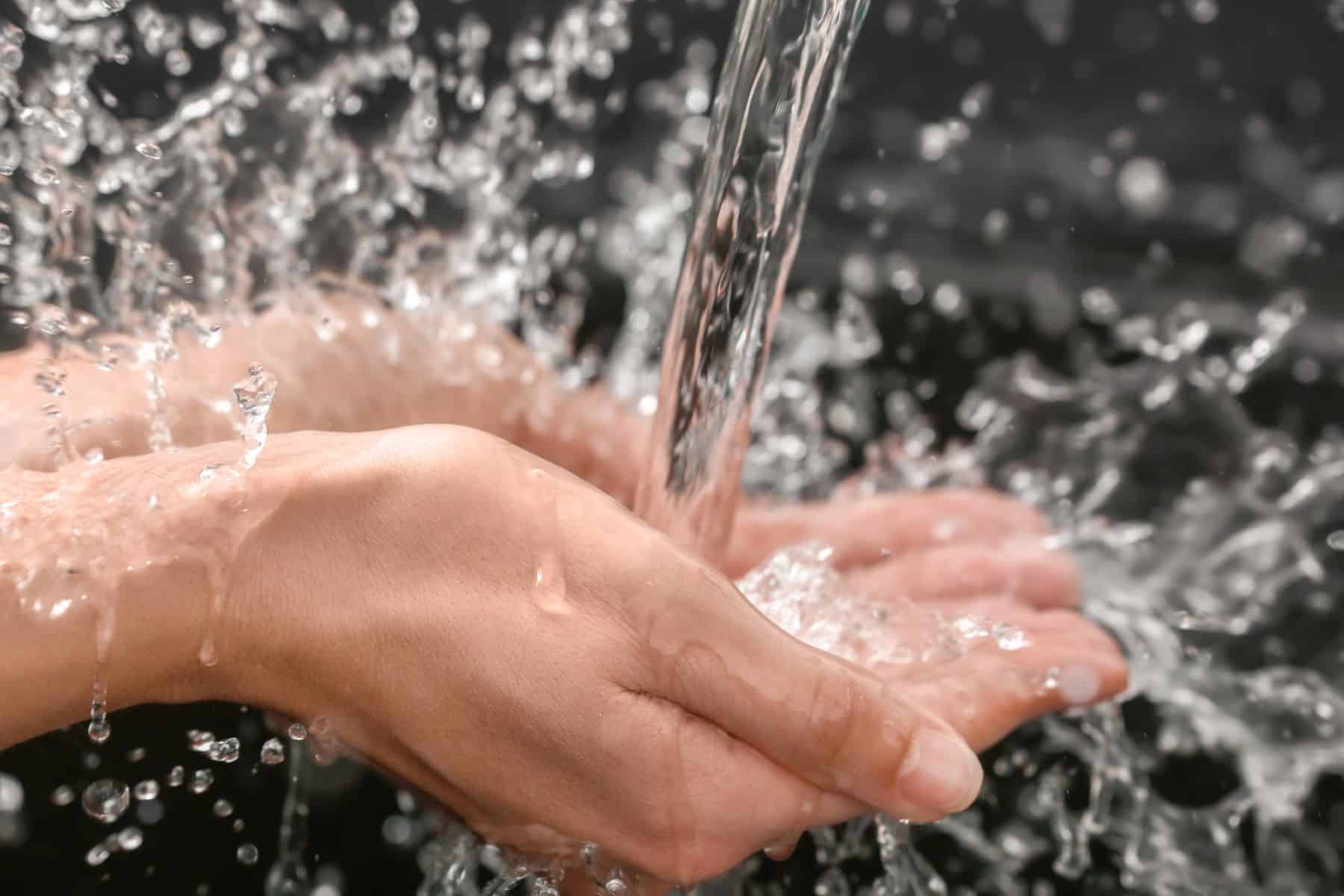 Paneles solares calidad agua Torres Cáceres