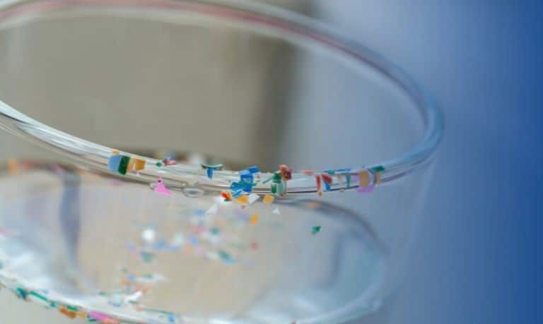 IA técnicas cuánticas microplásticos