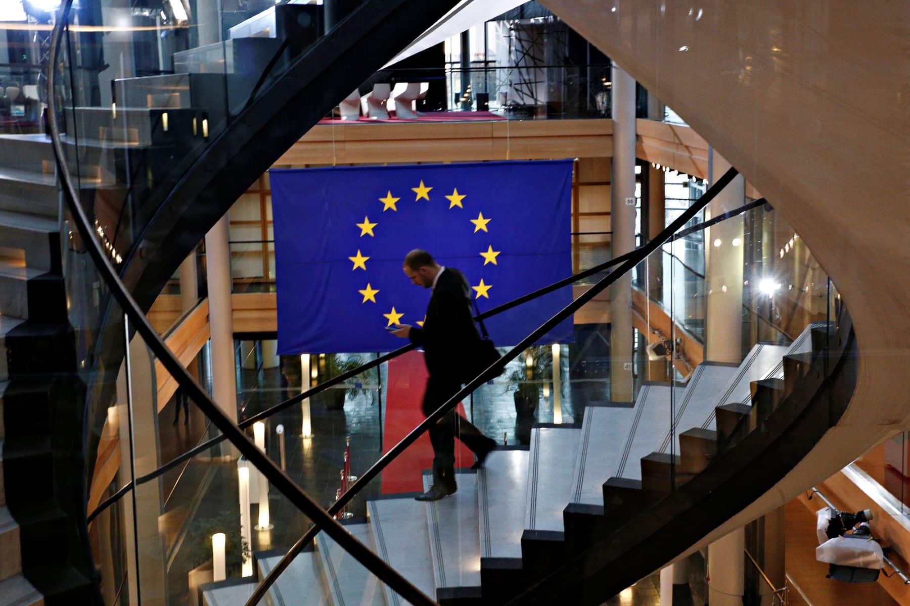 aplazar normas sostenibilidad diligencia debida UE