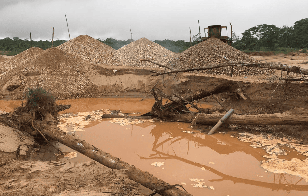 Reserva Nacional Tambopata Perú narcos minería ilegal