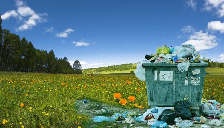 La infinita labor contra la contaminación por plásticos