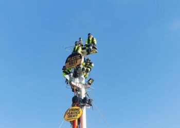 Tratado Plástico activistas Greenpeace