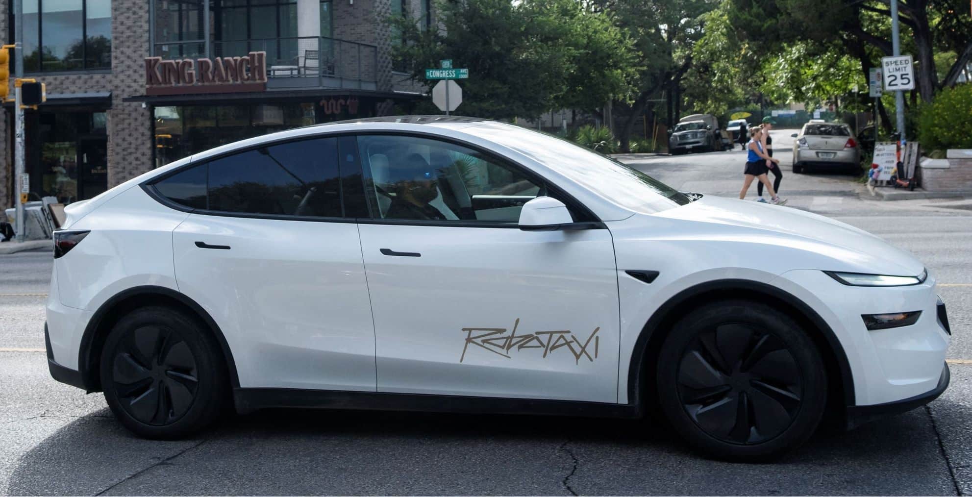 Tesla incidentes robotaxis