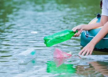 costa Pacífico América Central altísima contaminación botellas plástico