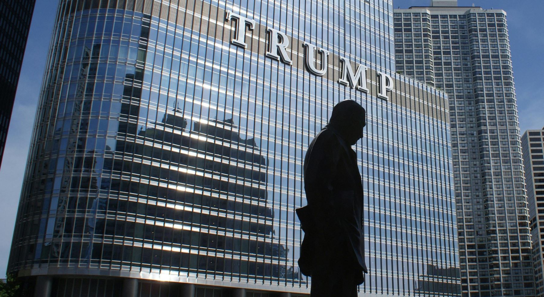 Trump ventas coches eléctricos EEUU estancan crecen resto mundo