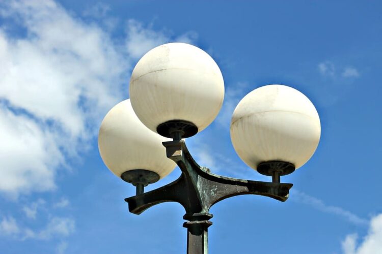 IDAE eficiencia energética alumbrado público 70 municipios