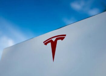 ventas coches eléctricos Tesla siguen caída UE BYD suben