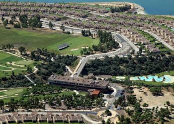 Derribar urbanización ilegal Marina Valdecañas Extremadura litigio durado casi dos décadas