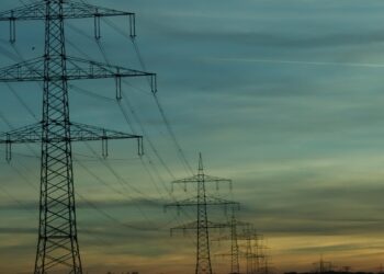 Andalucía espera que su gran producción eléctrica en ‘energías renovables’ se vea correspondida con una mejor red