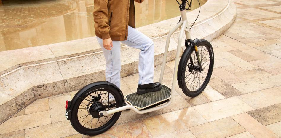 Bicinete híbrido bicicleta patinete Premios Europeos Diseño DesignEuropa 2025