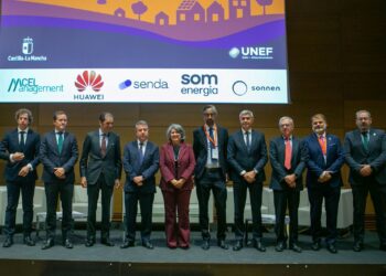 II Cumbre Comunidades Energéticas (UNEF) abordando financiación marco normativo papel transición energética
