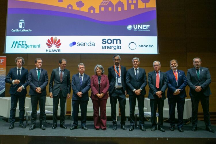 II Cumbre Comunidades Energéticas (UNEF) abordando financiación marco normativo papel transición energética