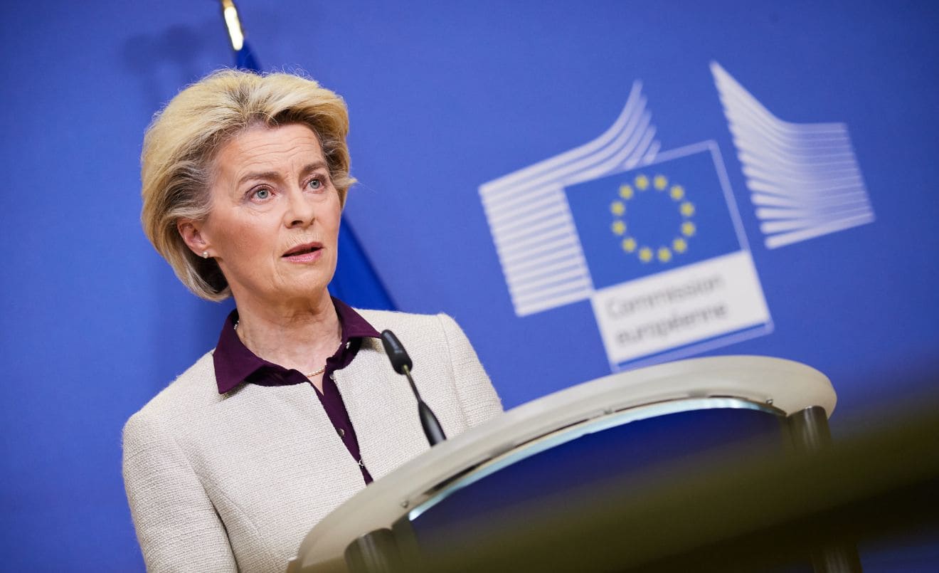 Von der Leyen compromete reducción emisiones CO2 vaivenes vehículos