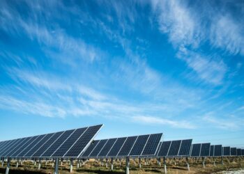 apuesta Andalucía energías renovables supera 16000 MW objetivo alcanzar 20000 MW finales 2026