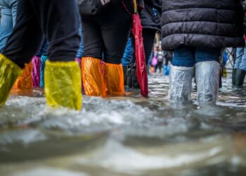 España incorporará carácter obligatorio formación emergencias desastres fenómenos climáticos extremos protección civil