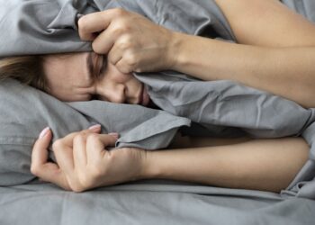 Día Internacional Eliminación Vuelos Nocturnos 2025 derecho dormir