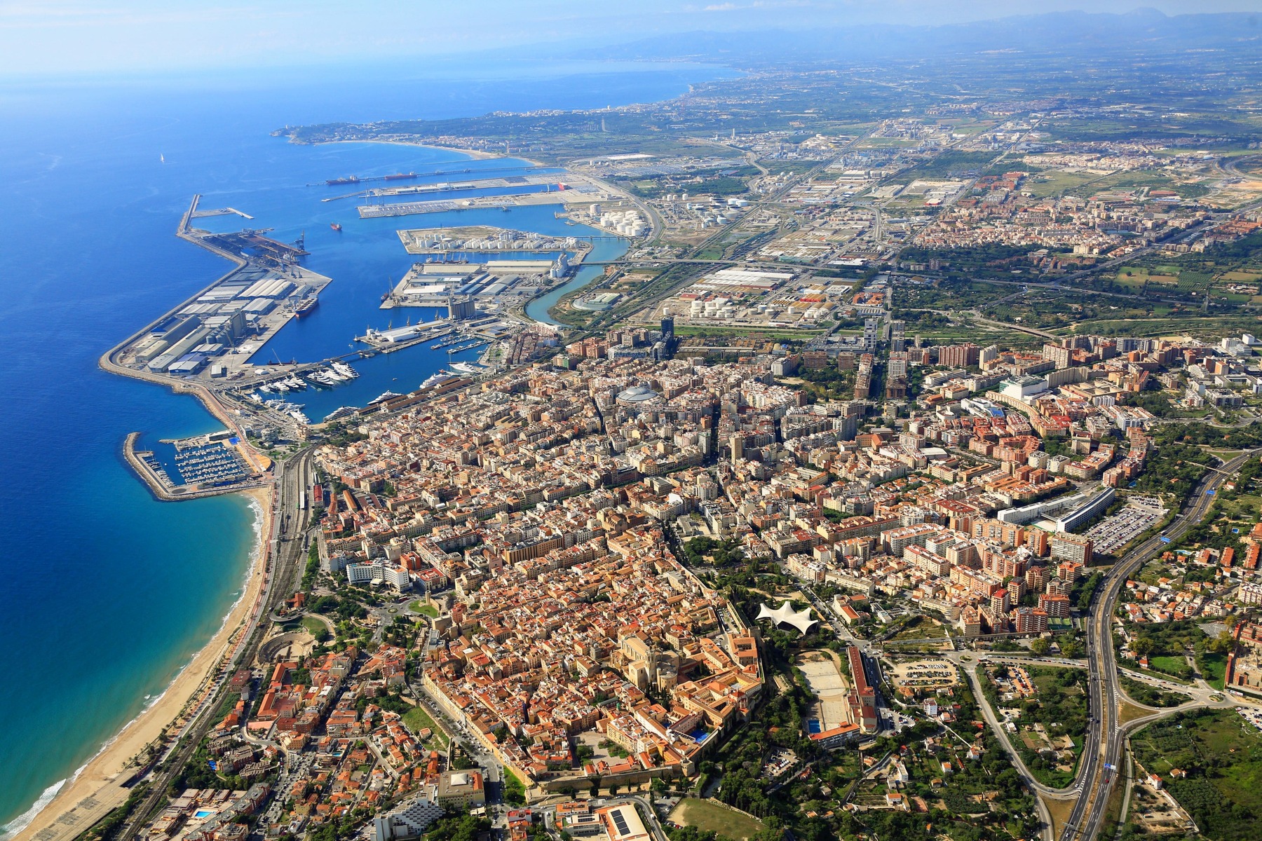 Proyecto MicroWorld Puertos biodegradar microplásticos nanoplásticos presentes mar