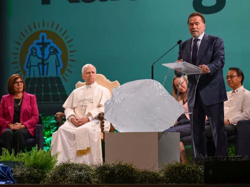 Arnold Schwarzenegger papa León XIV héroe ambientalista