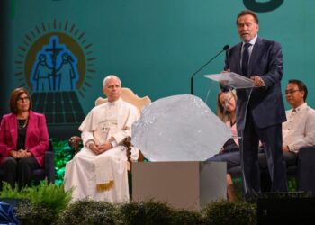 Arnold Schwarzenegger papa León XIV héroe ambientalista