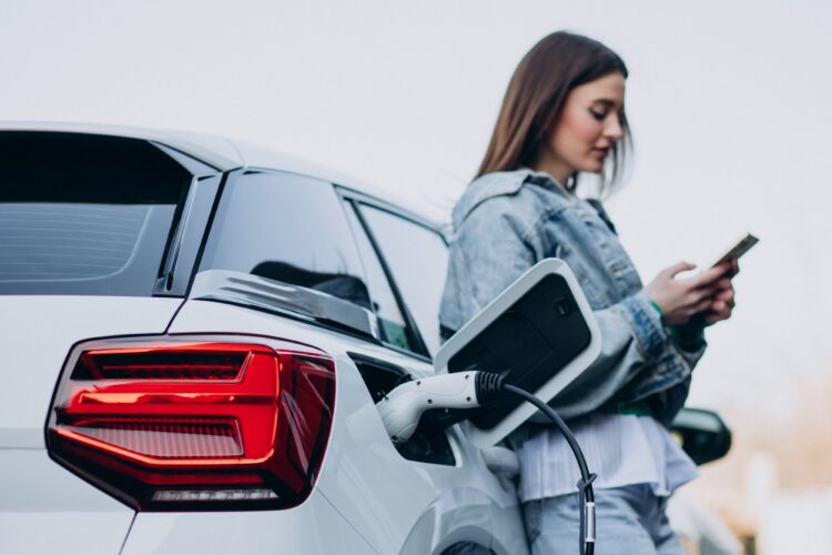 Ayudas cadena valor coche eléctrico conectado PERTE VEC IV
