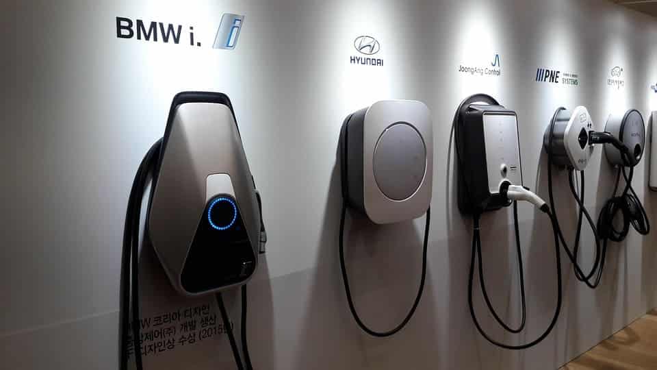 China 2027 28 millones puntos de carga 80 millones coches eléctricos