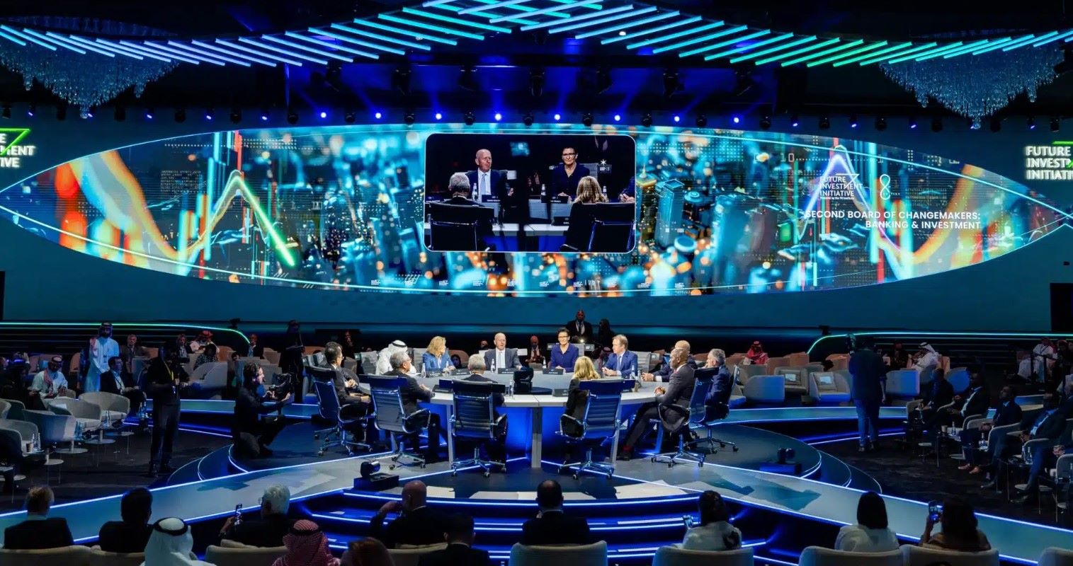 Foro Future Investment Initiative Arabia Saudí arrebatar liderazgo baterías almacenamiento energía