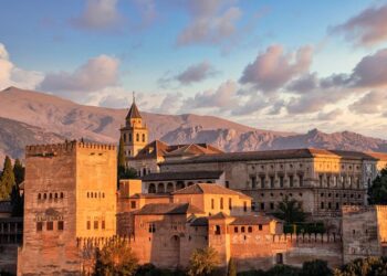 Unesco impacto negativo Alhambra megaplantas solares