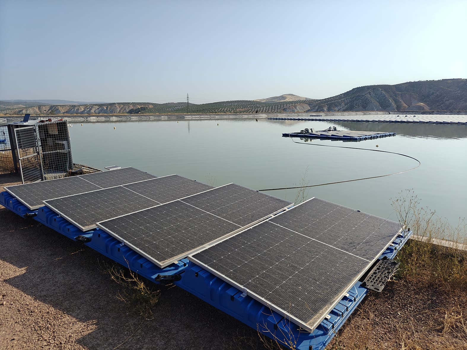 Proyecto Soletaquia energía solar flotante
