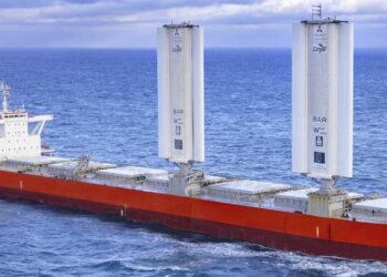 El transporte marino evoluciona sin olvidar su pasado: Construyen buques gigantes con velas extrañas 2 transporte sostenible