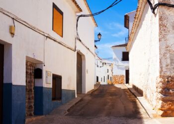 España rural rechazó domingo macrorrenovable macrogranjas macroproyectos explotan pueblos