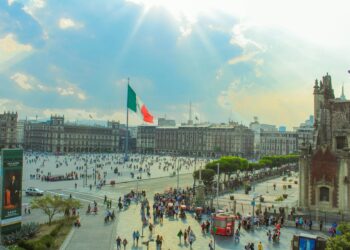 Lluvias extremas cambio climático exceso basura desbordan drenaje Ciudad México