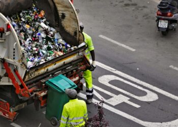 La tasa de basuras ‘por las nubes’, denunciada ante la Comisión Europea 2 tasa basuras nubes denunciada ante Comisión Europea