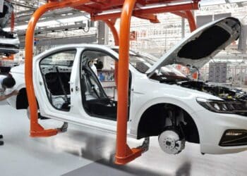 La marca de coches eléctricos más popular del mundo ya no es Tesla: Es esta y se instalará en Europa 2 Xiaomi-Tesla