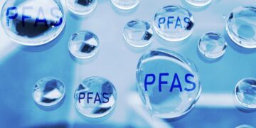 Revolución contra los “contaminantes eternos”: logran degradar teflón y PFAS a temperatura ambiente y recuperar hasta el 97 % del flúor