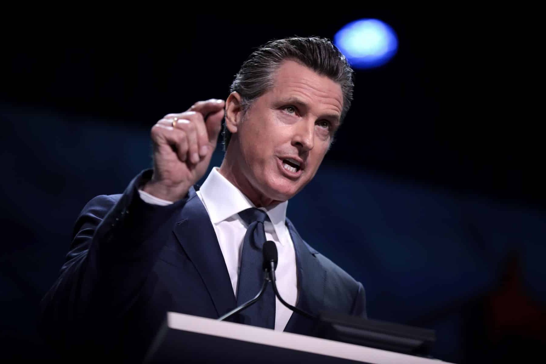 El gobernador de California, Gavin Newsom está presente en la COP30